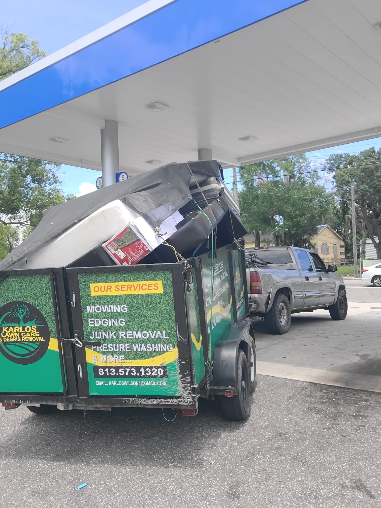 Karlos branded service trailer